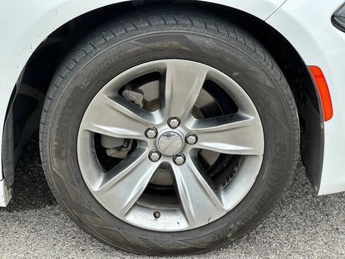 Used 2016 Dodge Charger SXT RWD image 27