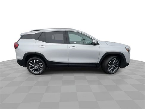 Certified 2022 GMC Terrain SLT w/ Infotainment Package II image 9