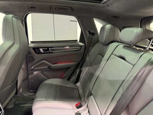 Used 2021 Porsche Cayenne GTS AWD/4WD image 11