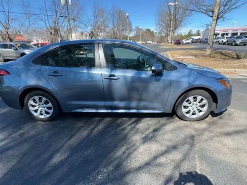 Used 2021 Toyota Corolla LE image 17