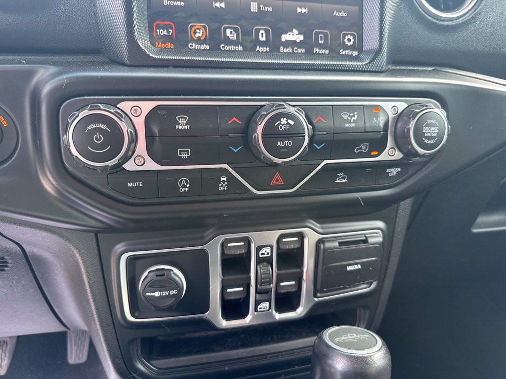 Used 2021 Jeep Gladiator Overland AWD/4WD image 19