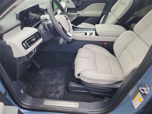 New 2026 Lincoln Aviator Reserve AWD/4WD image 17