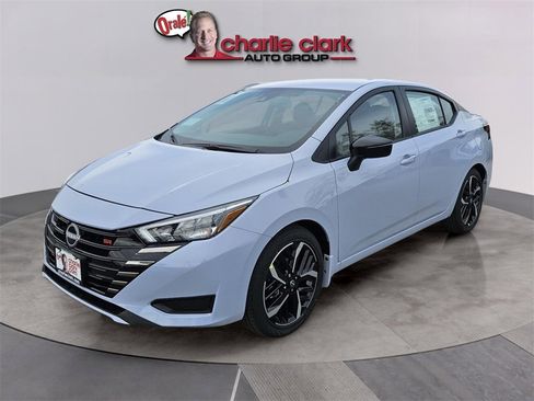 New 2025 Nissan Versa SR w/ Trunk Package image 2