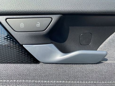 New 2025 Volkswagen Tiguan S AWD/4WD image 28