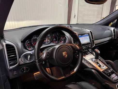 Used 2014 Porsche Cayenne GTS AWD/4WD image 4