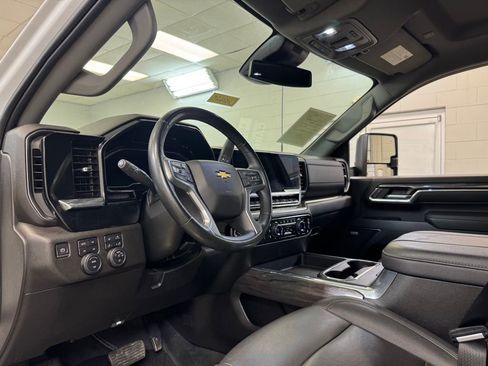 Used 2024 Chevrolet Silverado 2500 LTZ w/ LTZ Plus Package AWD/4WD image 15
