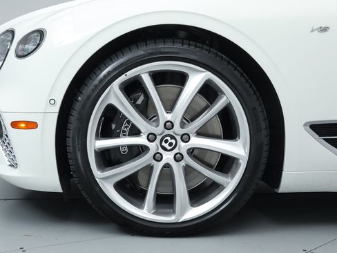 Used 2022 Bentley Continental GT AWD/4WD image 36