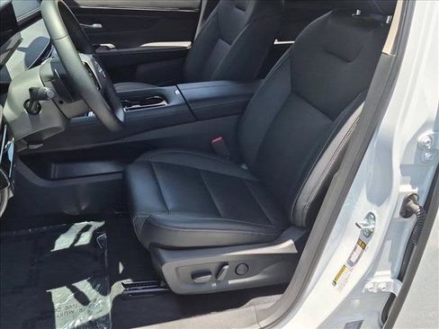 Certified 2025 Nissan Murano SV FWD image 15