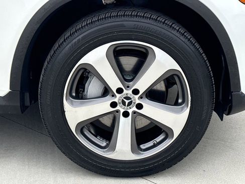 Used 2022 Mercedes-Benz GLC 300 4MATIC w/ Premium Package Lite image 11