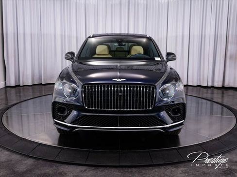 Used 2023 Bentley Bentayga Extended Wheelbase AWD/4WD image 3