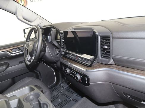 Used 2024 Chevrolet Silverado 1500 LT AWD/4WD image 38