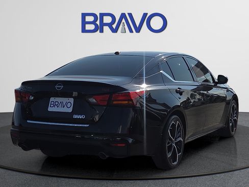 Used 2023 Nissan Altima 2.5 SR FWD image 4