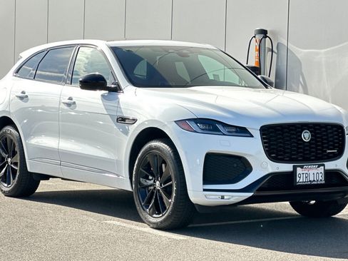Used 2025 Jaguar F-PACE R-Dynamic S image 7