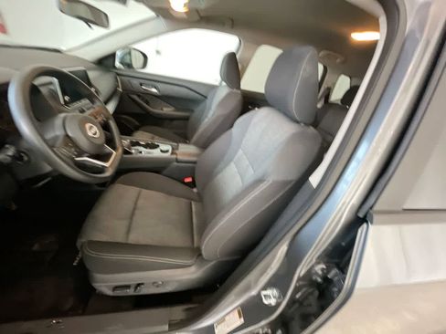 Used 2024 Nissan Rogue SV image 11