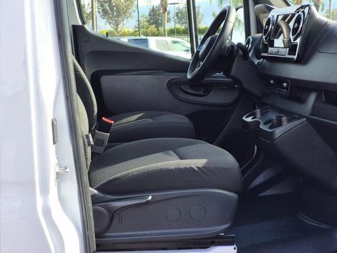 Used 2025 Mercedes-Benz Sprinter 2500 image 19