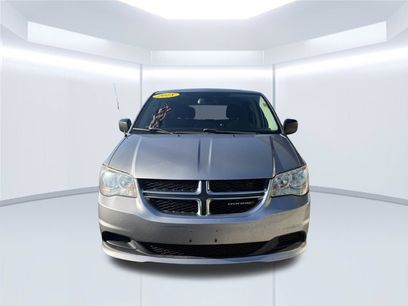 Used 2018 Dodge Grand Caravan SE w/ UConnect Hands-Free Group