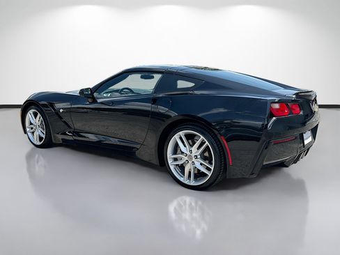 Used 2019 Chevrolet Corvette Stingray Coupe w/ 1LT RWD image 5