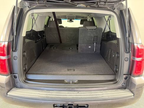 Used 2017 Chevrolet Suburban LS AWD/4WD image 27