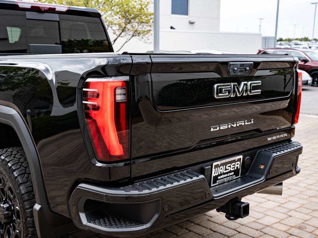 Used 2024 GMC Sierra 2500 Denali Ultimate w/ Max Trailering Package AWD/4WD image 19