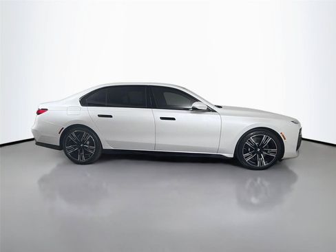 New 2026 BMW 740i w/ Premium Package RWD image 4