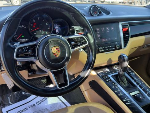 Used 2017 Porsche Macan AWD/4WD image 29