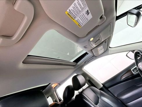 Used 2018 Nissan Pathfinder Platinum image 22