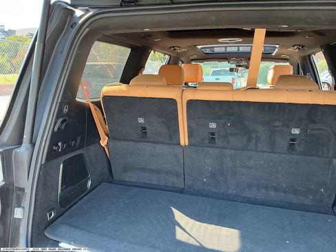 Used 2024 Jeep Grand Wagoneer Series III AWD/4WD image 10