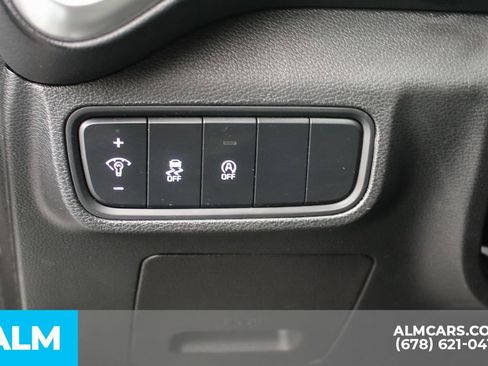 Used 2025 Kia Soul LX w/ LX Technology Package FWD image 30