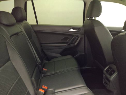 Used 2019 Volkswagen Tiguan SEL FWD image 19