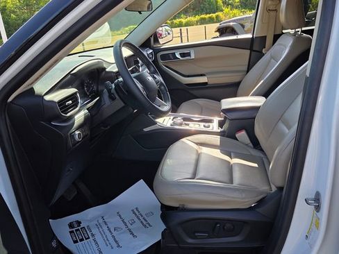 Used 2020 Ford Explorer XLT w/ Equipment Group 202A AWD/4WD image 5