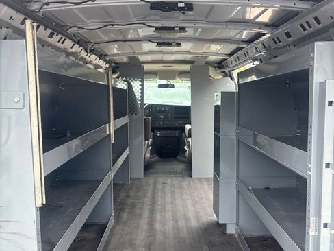 Used 2018 Chevrolet Express 3500 Extended w/ Driver Convenience Package RWD image 19