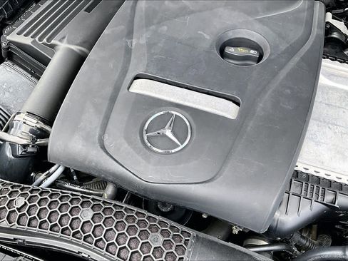 Used 2018 Mercedes-Benz C 300 Sedan image 30