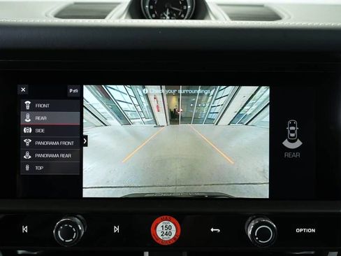 Certified 2025 Porsche Macan AWD/4WD image 19