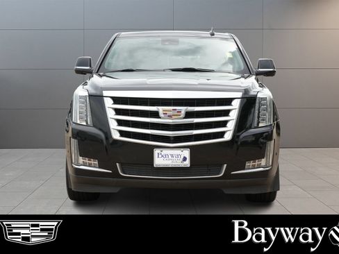 Used 2020 Cadillac Escalade ESV Luxury AWD/4WD image 2
