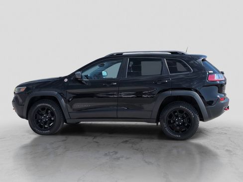 Used 2021 Jeep Cherokee Trailhawk AWD/4WD image 3