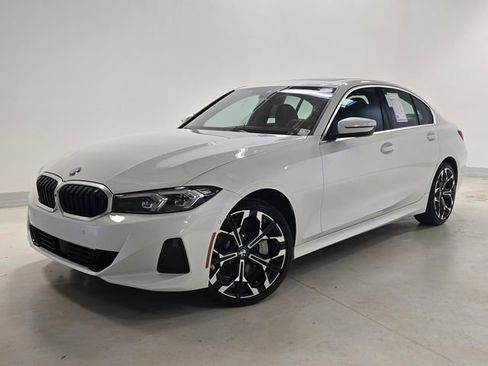 Used 2025 BMW 330i Sedan w/ Premium Package RWD image 44
