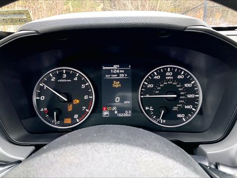 Used 2024 Subaru Crosstrek 2.0i Premium image 25