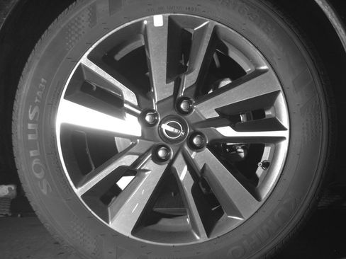 Used 2025 Nissan Versa SV FWD image 13
