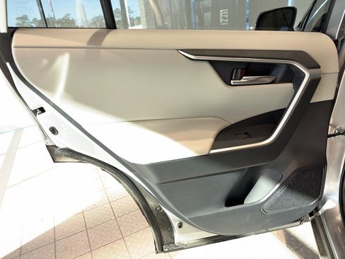 Used 2025 Toyota RAV4 XLE image 19