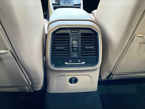 Used 2025 Porsche Macan image 65