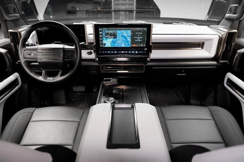 Used 2024 GMC Hummer EV 2X w/ LPO, Illumination Package AWD/4WD image 39