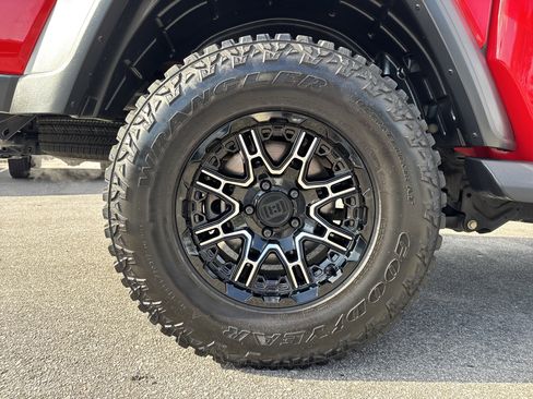 Used 2020 Jeep Gladiator Sport w/ Quick Order Package 24S image 18