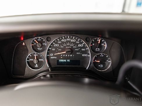 Used 2022 Chevrolet Express 2500 w/ Driver Convenience Package RWD image 21