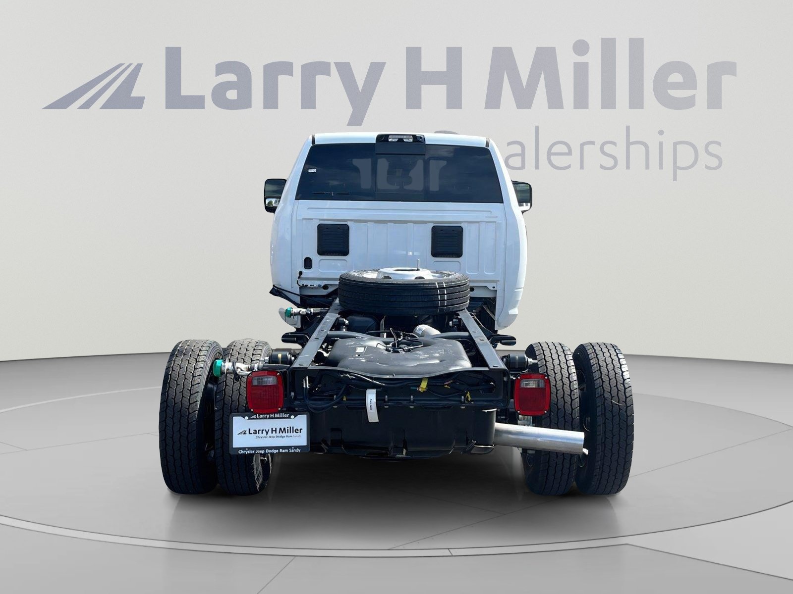 New 2026 RAM 5500 Tradesman AWD/4WD image 4