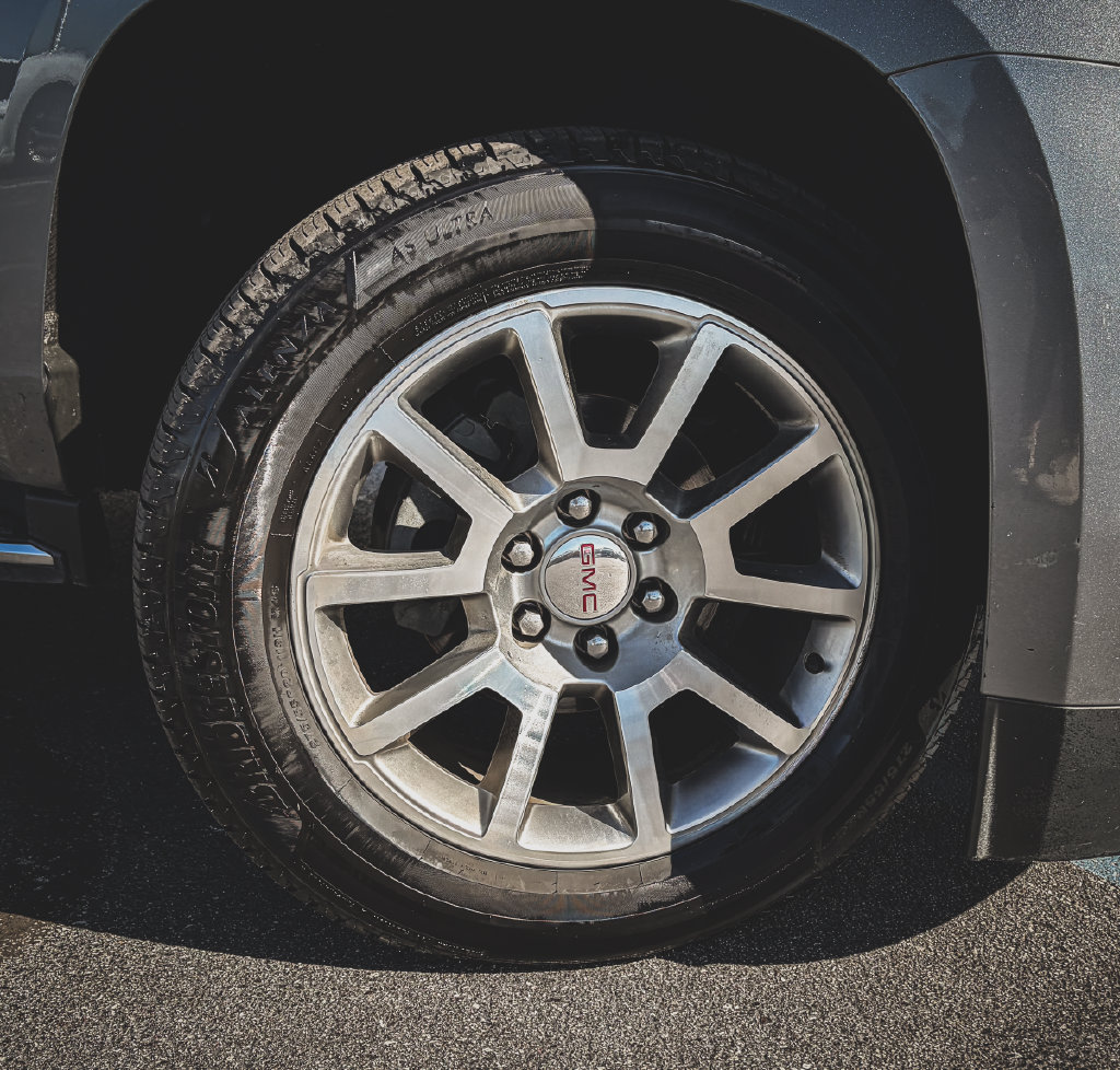 Used 2019 GMC Yukon Denali w/ Open Road Package AWD/4WD image 32