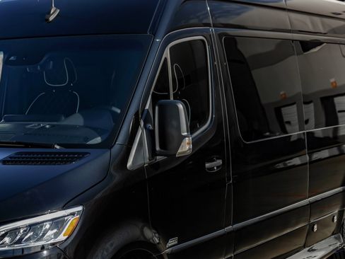 Used 2024 Mercedes-Benz Sprinter 3500 image 23