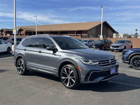 Used 2022 Volkswagen Tiguan SEL R-Line image 31