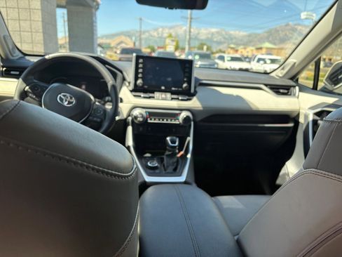 Used 2021 Toyota RAV4 Limited AWD/4WD image 10