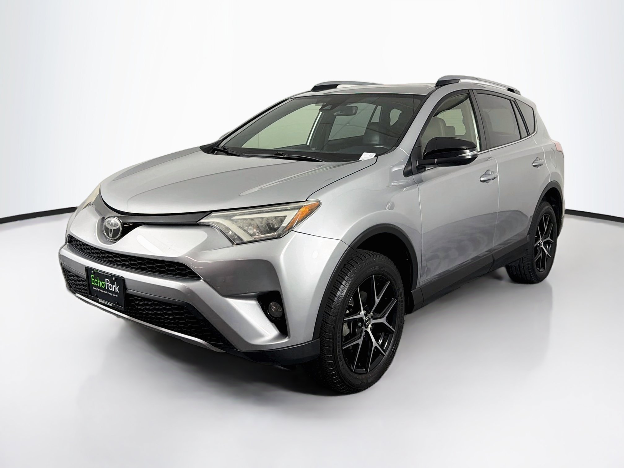 Used 2018 Toyota RAV4 SE w/ Power Extra Value Package AWD/4WD image 3