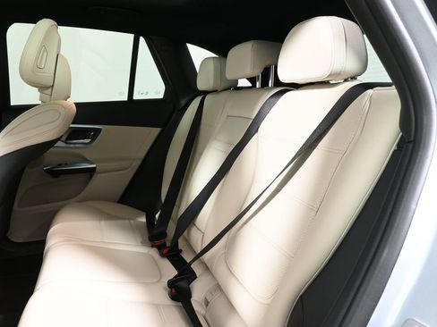 Certified 2026 Mercedes-Benz GLC 300 4MATIC image 4